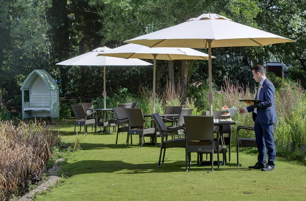 Frensham Pond Country House Hotel & Spa Farnham  Exterior photo